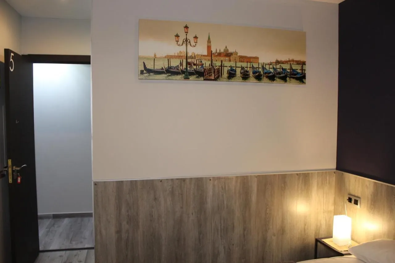Bcn Condal Hostal Barcelona 2*,  Spain