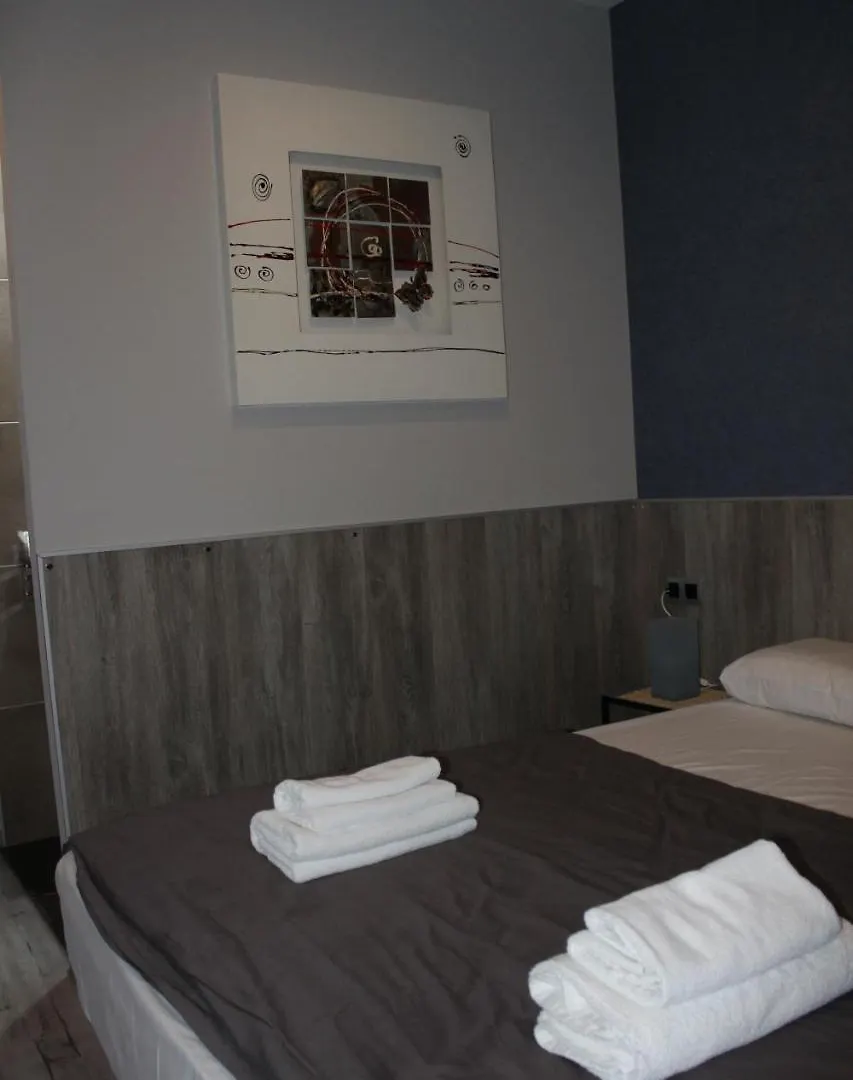 Bcn Condal Hostal 바르셀로나 2*,